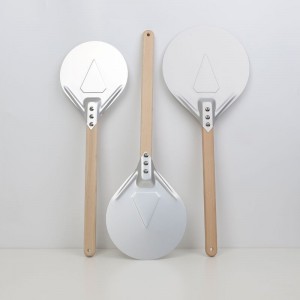 Láimhseáil adhmaid 7inch pizza alúmanaim ag casadh pizza peel pizza turner pizza pizza spatula pizza oigheann gabhálais oigheann